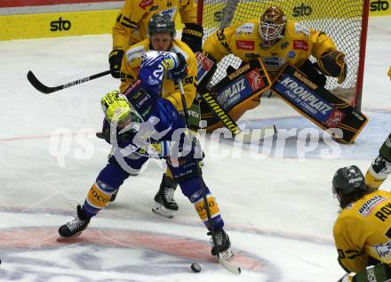 EBEL. Eishockey Bundesliga. VSV gegen HC Pustertal Woelfe.  Benjamin Lanzinger, (VSV),   Daniel Glira, Tomas Joshua Sholl  (Pustertal). Villach, am 14.10.2022.
Foto: Kuess
www.qspictures.net
---
pressefotos, pressefotografie, kuess, qs, qspictures, sport, bild, bilder, bilddatenbank