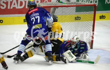 EBEL. Eishockey Bundesliga. VSV gegen HC Pustertal Woelfe.  Philipp Lindner, Jean Philippe Lamoreux, (VSV),   Anthony Bardaro  (Pustertal). Villach, am 14.10.2022.
Foto: Kuess
www.qspictures.net
---
pressefotos, pressefotografie, kuess, qs, qspictures, sport, bild, bilder, bilddatenbank