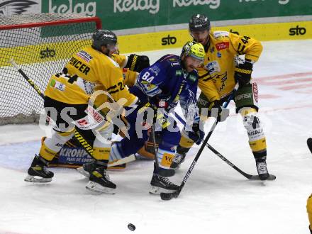 EBEL. Eishockey Bundesliga. VSV gegen HC Pustertal Woelfe.  Andrew Desjardins,  (VSV),   Matthew Spencer, Reece Kenneth Willcox (Pustertal). Villach, am 14.10.2022.
Foto: Kuess
www.qspictures.net
---
pressefotos, pressefotografie, kuess, qs, qspictures, sport, bild, bilder, bilddatenbank