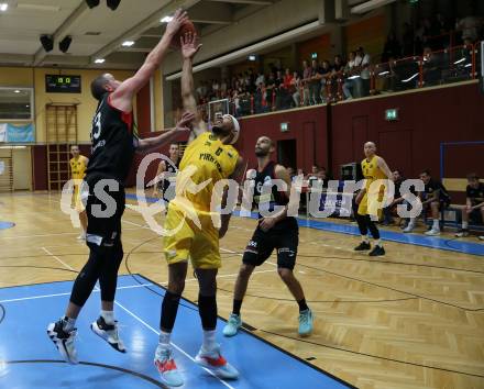 Basketball 2. Liga 2022/2023. Grunddurchgang 2. Runde.  Woerthersee Piraten gegen  Mattersburg Rocks.  Shawn L. Ray  (Piraten),  Corey Hallett (Mattersburg). Klagenfurt, am 15.10.2022.
Foto: Kuess
www.qspictures.net
---
pressefotos, pressefotografie, kuess, qs, qspictures, sport, bild, bilder, bilddatenbank