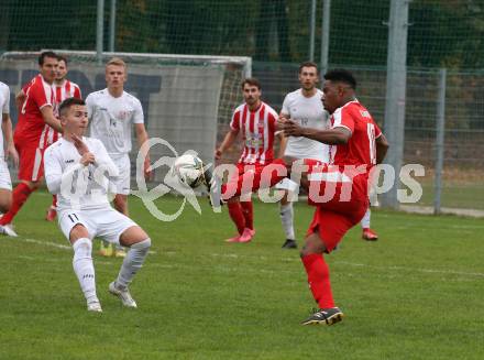 Fussball. Kaerntner Liga.  KAC gegen Atus Ferlach. Sandro Jose Da Silva   (KAC),   Dominik Mak (Ferlach).  Klagenfurt,  am 15.10.2022. 
Foto: Kuess
---
pressefotos, pressefotografie, kuess, qs, qspictures, sport, bild, bilder, bilddatenbank