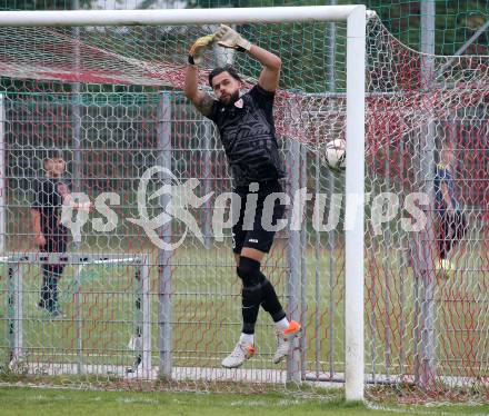 Fussball. Kaerntner Liga.  KAC gegen Atus Ferlach.  Florian Heindl  (Ferlach).  Klagenfurt,  am 15.10.2022. 
Foto: Kuess
---
pressefotos, pressefotografie, kuess, qs, qspictures, sport, bild, bilder, bilddatenbank