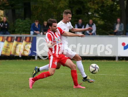 Fussball. Kaerntner Liga.  KAC gegen Atus Ferlach.  Jakob Orgonyi  (KAC),   Erwin Bajric (Ferlach).  Klagenfurt,  am 15.10.2022. 
Foto: Kuess
---
pressefotos, pressefotografie, kuess, qs, qspictures, sport, bild, bilder, bilddatenbank