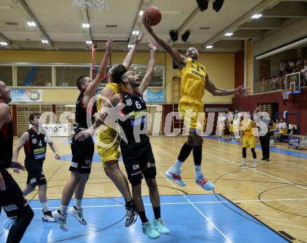 Basketball 2. Liga 2022/2023. Grunddurchgang 2. Runde.  Woerthersee Piraten gegen  Mattersburg Rocks.   Shawn L. Ray, Jan-Arne Apschner (Piraten),  Dominik Alturban, Marc Toth (Mattersburg). Klagenfurt, am 15.10.2022.
Foto: Kuess
www.qspictures.net
---
pressefotos, pressefotografie, kuess, qs, qspictures, sport, bild, bilder, bilddatenbank