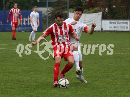 Fussball. Kaerntner Liga.  KAC gegen Atus Ferlach.   Jakob Orgonyi (KAC),  Lukas Jaklitsch   (Ferlach).  Klagenfurt,  am 156.10.2022. 
Foto: Kuess
---
pressefotos, pressefotografie, kuess, qs, qspictures, sport, bild, bilder, bilddatenbank