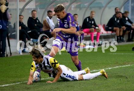 Fussball Bundesliga. SK Austria Klagenfurt gegen LASK   Christopher Wernitznig, (Klagenfurt),  Keito Nakamura (LASK). Klagenfurt, am 15.10.2022.
Foto: Kuess
---
pressefotos, pressefotografie, kuess, qs, qspictures, sport, bild, bilder, bilddatenbank