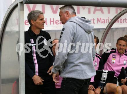 Fussball Bundesliga. SK Austria Klagenfurt gegen LASK   Trainer Dietmar Kuehbauer, (Klagenfurt),  Trainer Peter Pacult (LASK). Klagenfurt, am 15.10.2022.
Foto: Kuess
---
pressefotos, pressefotografie, kuess, qs, qspictures, sport, bild, bilder, bilddatenbank