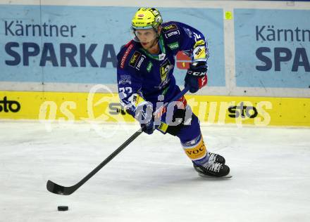 EBEL. Eishockey Bundesliga. EC VSV gegen Migross Supermercati Asiago Hockey.  John Hughes (VSV). Villach, am 18.10.2022.
Foto: Kuess
www.qspictures.net
---
pressefotos, pressefotografie, kuess, qs, qspictures, sport, bild, bilder, bilddatenbank