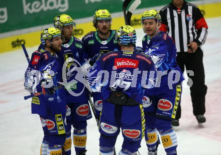 EBEL. Eishockey Bundesliga. EC VSV gegen Migross Supermercati Asiago Hockey.  Torjubel Robert Sabolic, John Hughes, Chris Collins, Simon Despres, Arturs Kulda (VSV). Villach, am 18.10.2022.
Foto: Kuess
www.qspictures.net
---
pressefotos, pressefotografie, kuess, qs, qspictures, sport, bild, bilder, bilddatenbank