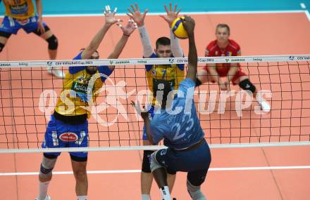 Volleyball. CEV Cup. SK Zadruga Aich/Dob gegen Calcit Kamnik.  Filip Madjunkov, Redi Bakiri (Aich/Dob). Bleiburg, am 19.10.2022.
Foto: Kuess
---
pressefotos, pressefotografie, kuess, qs, qspictures, sport, bild, bilder, bilddatenbank