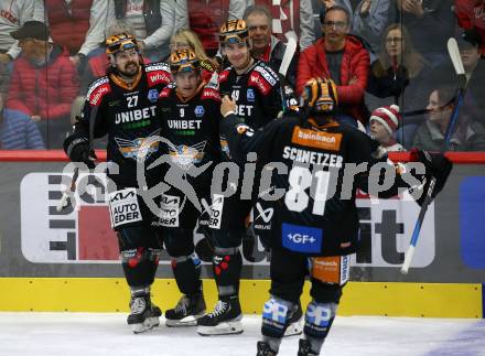 EBEL. Eishockey Bundesliga. EC KAC gegen  Steinbach Black Wings 1992.  Torjubel Shawn St-Amant, Emilio Romig, Graham Knott, Ramon Schnetzer (Black Wings). Klagenfurt, am 21.10.2022.
Foto: Kuess
www.qspictures.net
---
pressefotos, pressefotografie, kuess, qs, qspictures, sport, bild, bilder, bilddatenbank