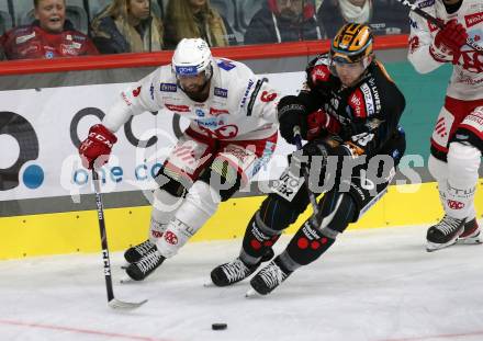 EBEL. Eishockey Bundesliga. EC KAC gegen  Steinbach Black Wings Linz 1992.  Lucas Lessio,  (KAC),  Graham Knott  (Black Wings). Klagenfurt, am 21.10.2022.
Foto: Kuess
www.qspictures.net
---
pressefotos, pressefotografie, kuess, qs, qspictures, sport, bild, bilder, bilddatenbank