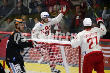 EBEL. Eishockey Bundesliga. EC KAC gegen  Steinbach Black Wings 1992.  Torjubel Lukas Haudum, Thomas Hundertpfund (KAC). Klagenfurt, am 21.10.2022.
Foto: Kuess
www.qspictures.net
---
pressefotos, pressefotografie, kuess, qs, qspictures, sport, bild, bilder, bilddatenbank