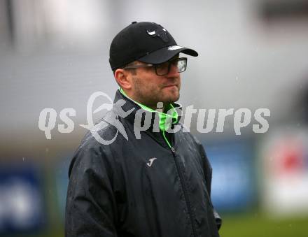 Fussball. Kaerntner Liga. Bleiburg gegen Lendorf.   Trainer Christoph Morgenstern  (Lendorf). Bleiburg, am 22.10.2022.
Foto: Kuess
---
pressefotos, pressefotografie, kuess, qs, qspictures, sport, bild, bilder, bilddatenbank