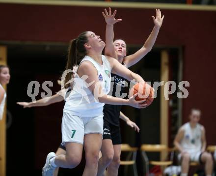 Basketball Damen Superliga. Grunddurchgang 4. Runde. KOS Celovec Damen gegen Basket Flames Women.  Nikolina Sofric (KOS),  Franca Roedhammer (Basket Flames). Klagenfurt, 22.10.2022.
Foto: Kuess
---
pressefotos, pressefotografie, kuess, qs, qspictures, sport, bild, bilder, bilddatenbank