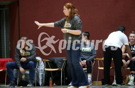 Basketball Damen Superliga. Grunddurchgang 4. Runde. KOS Celovec Damen gegen Basket Flames Women.  Trainerin Rossitza Tzarova-Andonova (Basket Flames). Klagenfurt, 22.10.2022.
Foto: Kuess
---
pressefotos, pressefotografie, kuess, qs, qspictures, sport, bild, bilder, bilddatenbank