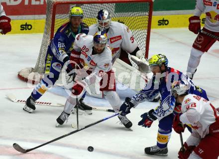 EBEL. Eishockey Bundesliga. EC VSV gegen EC Red Bull Salzburg.   Andrew Desjardins, Anthony Luciani, (VSV),  Florian Baltram, David Kickert   (Salzburg). Villach, am 23.10.2022.
Foto: Kuess
www.qspictures.net
---
pressefotos, pressefotografie, kuess, qs, qspictures, sport, bild, bilder, bilddatenbank