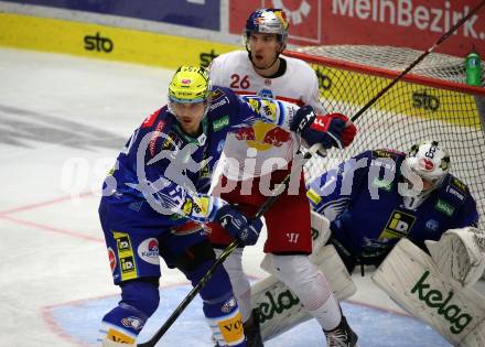 EBEL. Eishockey Bundesliga. EC VSV gegen EC Red Bull Salzburg. Nicolas Rivett-Mattinen, Jean Philippe Lamoureux,  (VSV),   Peter Hochkofler  (Salzburg). Villach, am 23.10.2022.
Foto: Kuess
www.qspictures.net
---
pressefotos, pressefotografie, kuess, qs, qspictures, sport, bild, bilder, bilddatenbank