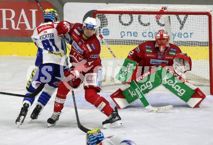 EBEL. Eishockey Bundesliga. EC KAC gegen  VSV.   Kele Steffler, Sebastian Dahm, (KAC),  Marco Richter   (VSV). Klagenfurt, am 26.10.2022.
Foto: Kuess
www.qspictures.net
---
pressefotos, pressefotografie, kuess, qs, qspictures, sport, bild, bilder, bilddatenbank