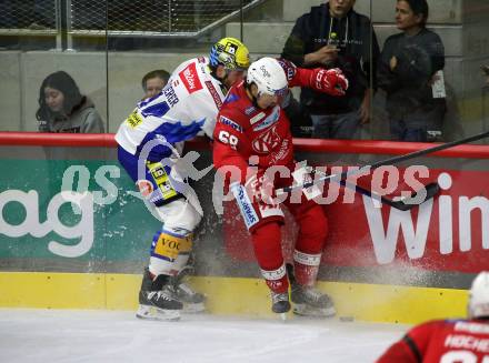 EBEL. Eishockey Bundesliga. EC KAC gegen  VSV.  Luka Gomboc, (KAC),  Kevin Moderer   (VSV). Klagenfurt, am 26.10.2022.
Foto: Kuess
www.qspictures.net
---
pressefotos, pressefotografie, kuess, qs, qspictures, sport, bild, bilder, bilddatenbank