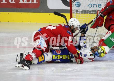 EBEL. Eishockey Bundesliga. EC KAC gegen  VSV.  Steven Strong, (KAC),   Anthony Luciani  (VSV). Klagenfurt, am 26.10.2022.
Foto: Kuess
www.qspictures.net
---
pressefotos, pressefotografie, kuess, qs, qspictures, sport, bild, bilder, bilddatenbank