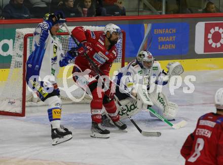 EBEL. Eishockey Bundesliga. EC KAC gegen  VSV.  Lucas Lessio, (KAC),  Jean Philippe Lamoureux, Philipp Lindner   (VSV). Klagenfurt, am 26.10.2022.
Foto: Kuess
www.qspictures.net
---
pressefotos, pressefotografie, kuess, qs, qspictures, sport, bild, bilder, bilddatenbank