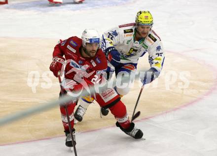 EBEL. Eishockey Bundesliga. EC KAC gegen  VSV.  Steven Strong,  (KAC),  John Hughes  (VSV). Klagenfurt, am 26.10.2022.
Foto: Kuess
www.qspictures.net
---
pressefotos, pressefotografie, kuess, qs, qspictures, sport, bild, bilder, bilddatenbank