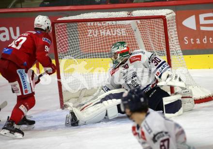 EBEL. Eishockey Bundesliga. EC KAC gegen  Hydro Fehervar AV 19.  Matthew Fraser, (KAC),    Olivier Roy  (Fehervar). Klagenfurt, am 28.10.2022.
Foto: Kuess
www.qspictures.net
---
pressefotos, pressefotografie, kuess, qs, qspictures, sport, bild, bilder, bilddatenbank