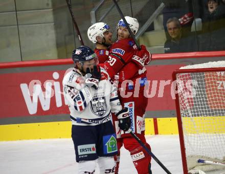 EBEL. Eishockey Bundesliga. EC KAC gegen  Hydro Fehervar AV 19. Torjubel Matthew Fraser, Lukas Haudum,  (KAC). Klagenfurt, am 28.10.2022.
Foto: Kuess
www.qspictures.net
---
pressefotos, pressefotografie, kuess, qs, qspictures, sport, bild, bilder, bilddatenbank