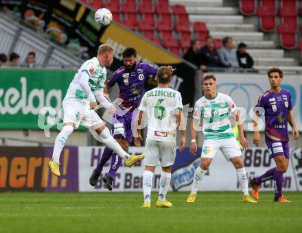 Fussball Bundesliga. SK Austria Klagenfurt gegen WSG Tirol.  Kosmas Gkezos (Klagenfurt),  Sandi Ogrinec (Tirol). Klagenfurt, am 29.10.2022.
Foto: Kuess
---
pressefotos, pressefotografie, kuess, qs, qspictures, sport, bild, bilder, bilddatenbank