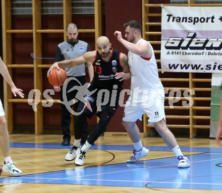 Basketball 2. Liga 2022/2023. Grunddurchgang 4. Runde.  KOS Celovec gegen  Mistelbach Mustangs.   Andi Shehu (KOS),  Michal Norwa (Mistelbach Mustangs). Klagenfurt, am 29.10.2022.
Foto: Kuess
www.qspictures.net
---
pressefotos, pressefotografie, kuess, qs, qspictures, sport, bild, bilder, bilddatenbank