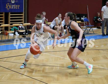 Basketball Damen Superliga. Grunddurchgang 5. Runde. KOS Celovec Damen gegen Vienna United Women.  Antonia Ronacher (KOS),  Marie-Christine Loderer (Vienna United Women). Klagenfurt, 29.10.2022.
Foto: Kuess
---
pressefotos, pressefotografie, kuess, qs, qspictures, sport, bild, bilder, bilddatenbank