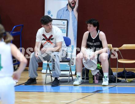 Basketball Damen Superliga. Grunddurchgang 5. Runde. KOS Celovec Damen gegen Vienna United Women.  Trainer Vedran Schuch (Vienna United Women). Klagenfurt, 29.10.2022.
Foto: Kuess
---
pressefotos, pressefotografie, kuess, qs, qspictures, sport, bild, bilder, bilddatenbank