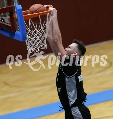 Basketball 2. Liga 2022/2023. Grunddurchgang 4. Runde.  	Woerthersee Piraten gegen  SWARCO RAIDERS Tirol.   Gasper Jordan Rojko  (Tirol). Klagenfurt, am 30.10.2022.
Foto: Kuess
www.qspictures.net
---
pressefotos, pressefotografie, kuess, qs, qspictures, sport, bild, bilder, bilddatenbank