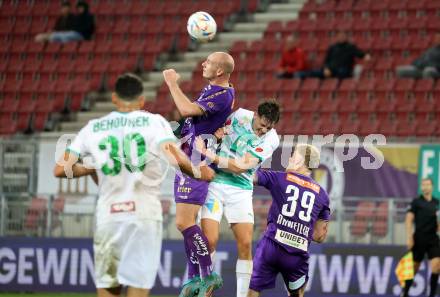 Fussball Bundesliga. SK Austria Klagenfurt gegen WSG Tirol. Nicolas Wimmer, Jonas Arweiler,  (Klagenfurt). Felix Bacher  (Tirol). Klagenfurt, am 29.10.2022.
Foto: Kuess
---
pressefotos, pressefotografie, kuess, qs, qspictures, sport, bild, bilder, bilddatenbank