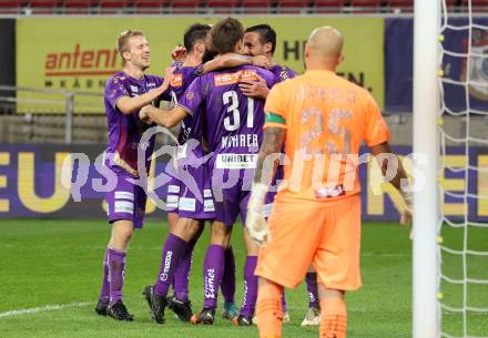 Fussball Bundesliga. SK Austria Klagenfurt gegen WSG Tirol.  Torjubel Markus Pink, Thorsten Mahrer, Kosmas Gkezos, Christopher Cvetko (Klagenfurt).. Klagenfurt, am 29.10.2022.
Foto: Kuess
---
pressefotos, pressefotografie, kuess, qs, qspictures, sport, bild, bilder, bilddatenbank