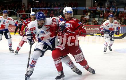 EBEL. Eishockey Bundesliga. EC KAC gegen  HC Innsbruck - Die Haie. Matthew Fraser,  (KAC),    Tyler Cuma (Innsbruck). Klagenfurt, am 1.11.2022.
Foto: Kuess
www.qspictures.net
---
pressefotos, pressefotografie, kuess, qs, qspictures, sport, bild, bilder, bilddatenbank