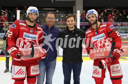 EBEL. Eishockey Bundesliga. EC KAC gegen  HC Innsbruck - Die Haie.  Rok Ticar, Spieler des Abends Steven Strong (KAC). Klagenfurt, am 1.11.2022.
Foto: Kuess
www.qspictures.net
---
pressefotos, pressefotografie, kuess, qs, qspictures, sport, bild, bilder, bilddatenbank