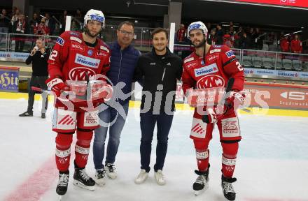 EBEL. Eishockey Bundesliga. EC KAC gegen  HC Innsbruck - Die Haie.   Rok Ticar, Spieler des Abends Steven Strong (KAC). Klagenfurt, am 1.11.2022.
Foto: Kuess
www.qspictures.net
---
pressefotos, pressefotografie, kuess, qs, qspictures, sport, bild, bilder, bilddatenbank