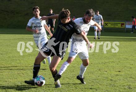 Fussball Kaerntner Liga. Koettmannsdorf gegen St. Jakob/Ros.. Patrick Rene Striednig  (Koettmannsdorf),   Florian Schaller (St. Jakob). Koettmannsdorf, am 5.11.2022.
Foto: Kuess

---
pressefotos, pressefotografie, kuess, qs, qspictures, sport, bild, bilder, bilddatenbank