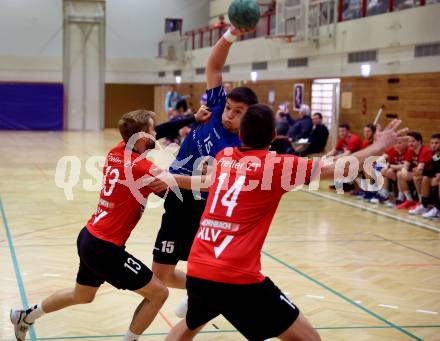 Handball. Cup. SVVW Klagenfurt gegen SC Ferlach.  Huber Tobias, Suppan Markus Andreas (Klagenfurt),  Besser Lukas Vinzenz  (Ferlach). Klagenfurt, am 5.11.2022.
Foto: Kuess


---
pressefotos, pressefotografie, kuess, qs, qspictures, sport, bild, bilder, bilddatenbank