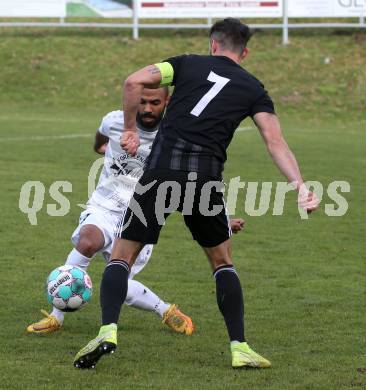 Fussball Kaerntner Liga. Koettmannsdorf gegen St. Jakob/Ros..  Tyrone Marcel Mc Cargo (Koettmannsdorf),   Manuel Alexander Schuettelkopf  (St. Jakob). KLagenfurt, am 5.11.2022.
Foto: Kuess

---
pressefotos, pressefotografie, kuess, qs, qspictures, sport, bild, bilder, bilddatenbank