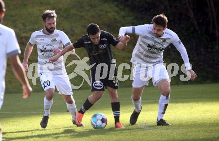 Fussball Kaerntner Liga. Koettmannsdorf gegen St. Jakob/Ros..  Patrick Rene Striednig, Stephan Borovnik(Koettmannsdorf),    Marco Koller (St. Jakob). KLagenfurt, am 5.11.2022.
Foto: Kuess

---
pressefotos, pressefotografie, kuess, qs, qspictures, sport, bild, bilder, bilddatenbank