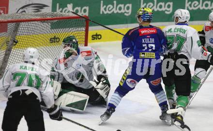 EBEL. Eishockey Bundesliga. EC VSV gegen HK SZ Olimpija Laibach.  Arturs Kulda,  (VSV),    Anthony Morrone (Olimpija). Villach, am 6.11.2022.
Foto: Kuess
www.qspictures.net
---
pressefotos, pressefotografie, kuess, qs, qspictures, sport, bild, bilder, bilddatenbank
