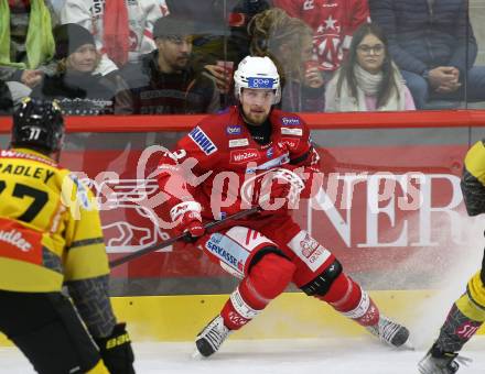 EBEL. Eishockey Bundesliga. EC KAC gegen  spusu Vienna Capitals.   Rihards Bukarts,  (KAC). Klagenfurt, am 6.11.2022.
Foto: Kuess
www.qspictures.net
---
pressefotos, pressefotografie, kuess, qs, qspictures, sport, bild, bilder, bilddatenbank