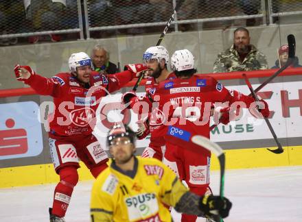 EBEL. Eishockey Bundesliga. EC KAC gegen  spusu Vienna Capitals.  Torjubel Steven Strong, Samuel Witting, Fabian Hochegger (KAC). Klagenfurt, am 6.11.2022.
Foto: Kuess
www.qspictures.net
---
pressefotos, pressefotografie, kuess, qs, qspictures, sport, bild, bilder, bilddatenbank