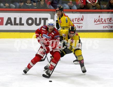 EBEL. Eishockey Bundesliga. EC KAC gegen  spusu Vienna Capitals.  Lukas Haudum, (KAC),     Dominic Hackl  (Vienna Capitals). Klagenfurt, am 6.11.2022.
Foto: Kuess
www.qspictures.net
---
pressefotos, pressefotografie, kuess, qs, qspictures, sport, bild, bilder, bilddatenbank