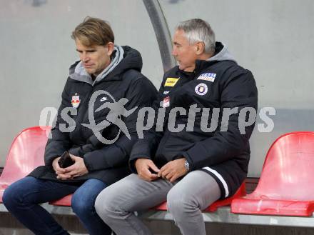 Fussball Bundesliga. SK Austria Klagenfurt gegen FC Red Bull Salzburg. Christoph Freund,  (Salzburg)., Trainer Peter Pacult  (Klagenfurt),  Klagenfurt, am 13.11.2022.
Foto: Kuess
---
pressefotos, pressefotografie, kuess, qs, qspictures, sport, bild, bilder, bilddatenbank