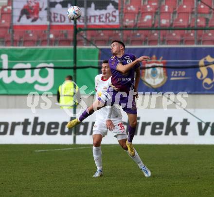 Fussball Bundesliga. SK Austria Klagenfurt gegen FC Red Bull Salzburg.  Sinan Karweina (Klagenfurt),  Maximilian Woeber (Salzburg). Klagenfurt, am 13.11.2022.
Foto: Kuess
---
pressefotos, pressefotografie, kuess, qs, qspictures, sport, bild, bilder, bilddatenbank