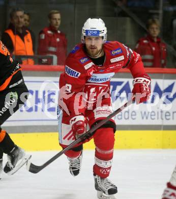 EBEL. Eishockey Bundesliga. EC KAC gegen  Moser Medical Graz99ers. Bukarts Rihards  (KAC). Klagenfurt, am 15.11.2022.
Foto: Kuess
www.qspictures.net
---
pressefotos, pressefotografie, kuess, qs, qspictures, sport, bild, bilder, bilddatenbank